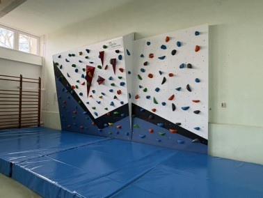 Unalmas a testnevelés óra? Felejtsd el! – Már 106 magyar iskolában hódít a mászás